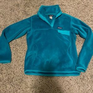 Women’s Patagonia pullover. Size small. Teal blue color.
